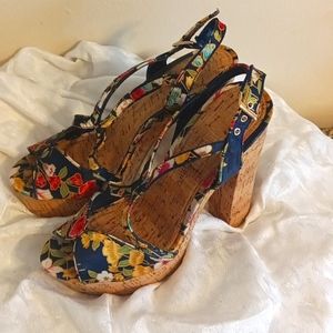 Chinese Laundry blue floral cork platform shoes size 9
